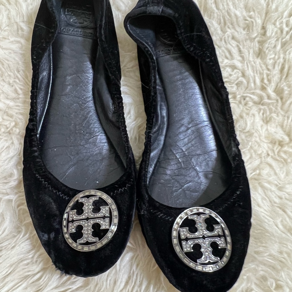 TORY BURCH
Velvet Studded Accents Ballet Flats
Size: US 8.5